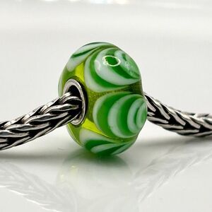TROLLBEADS Spring Green & White Scallop Bead LAA 925S NEW Condition